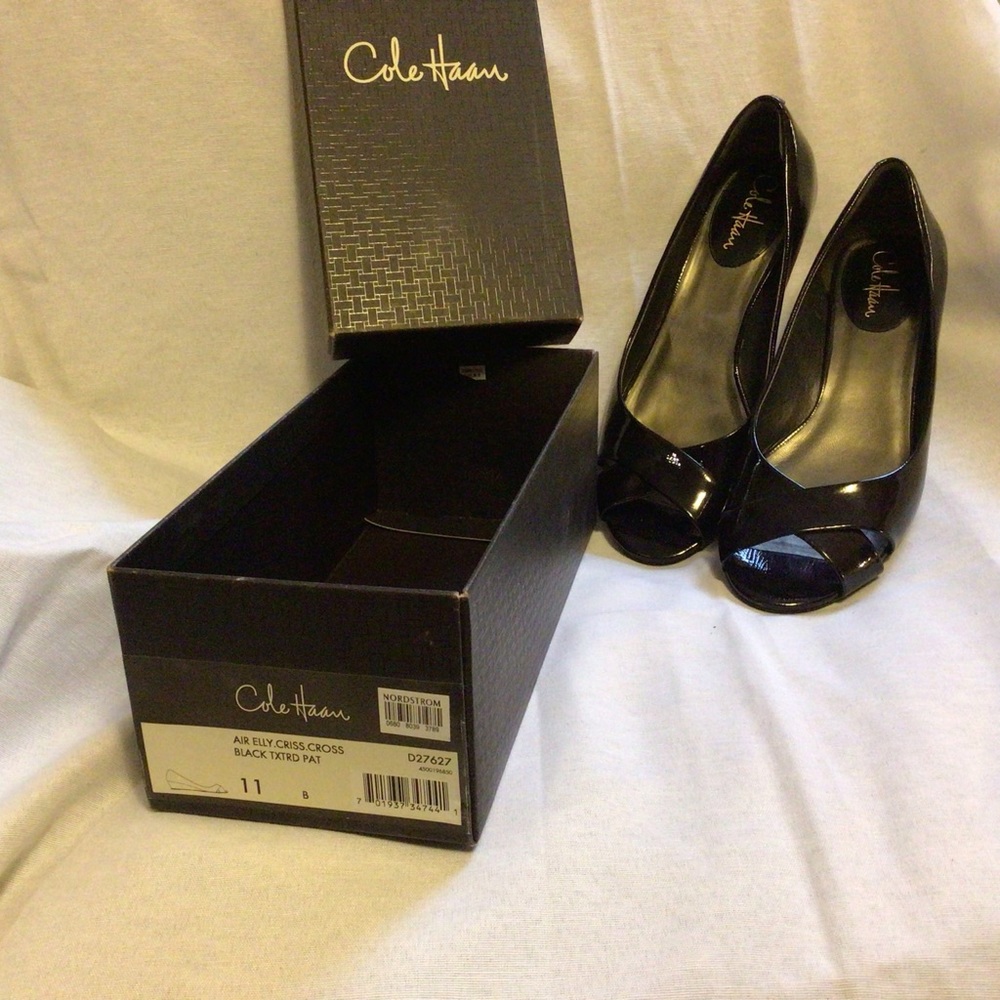Patent leather Cole Hahn wedge / flats